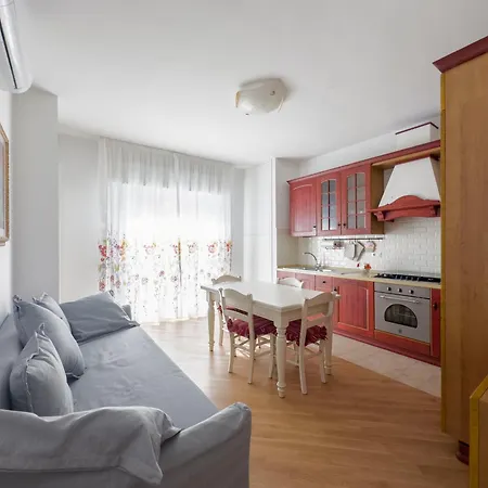 Apartamento 117 - Bilocale Ben Arredato E Climatizzato Al Secondo Piano A Sirolo, Con Wi-fi Incluso